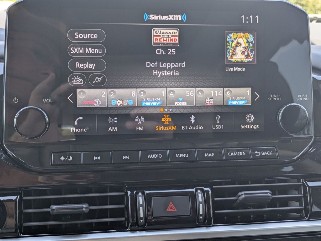 2025 Nissan Pathfinder Platinum photo 19