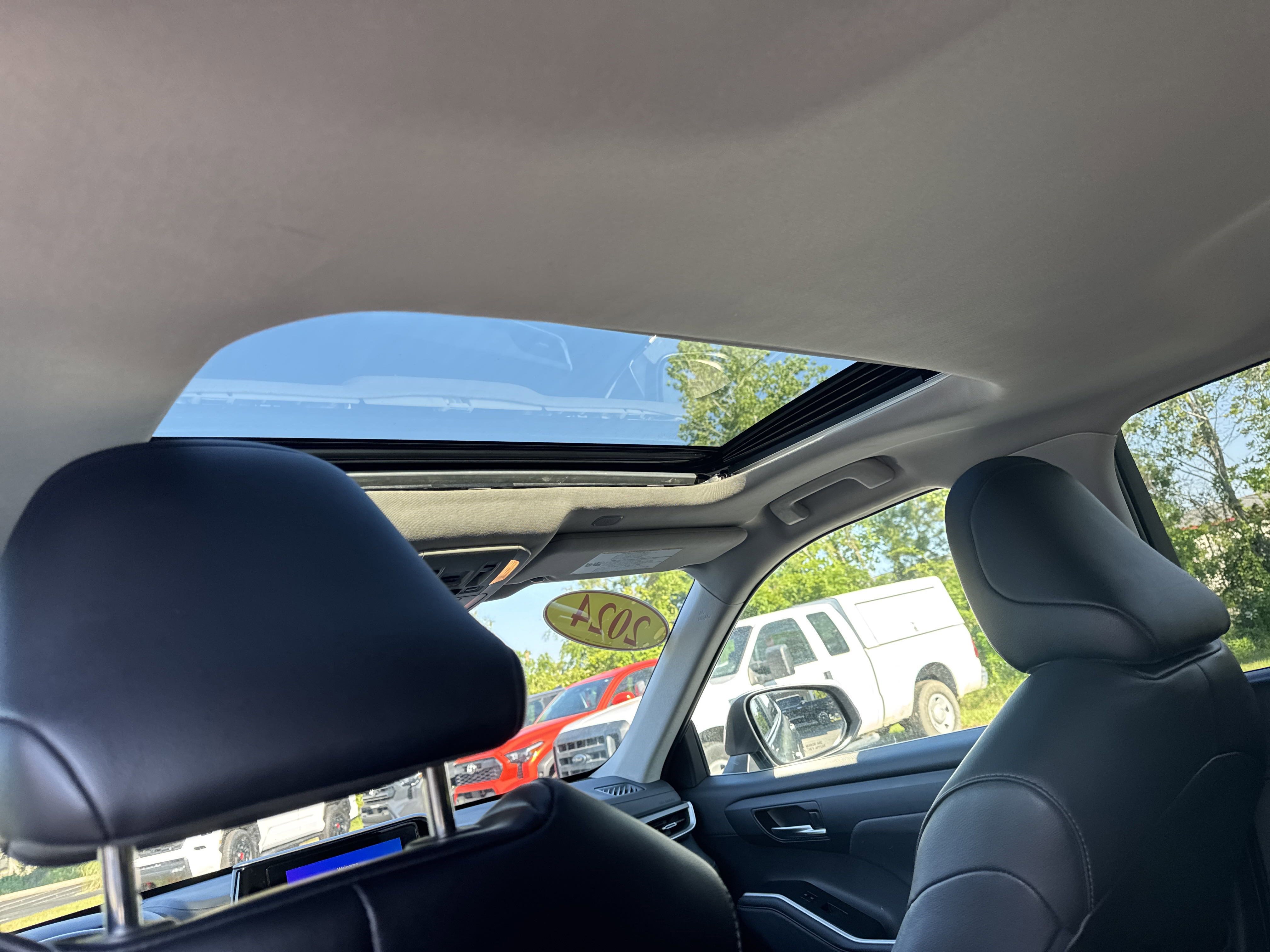 2024 Toyota Highlander XLE photo 21