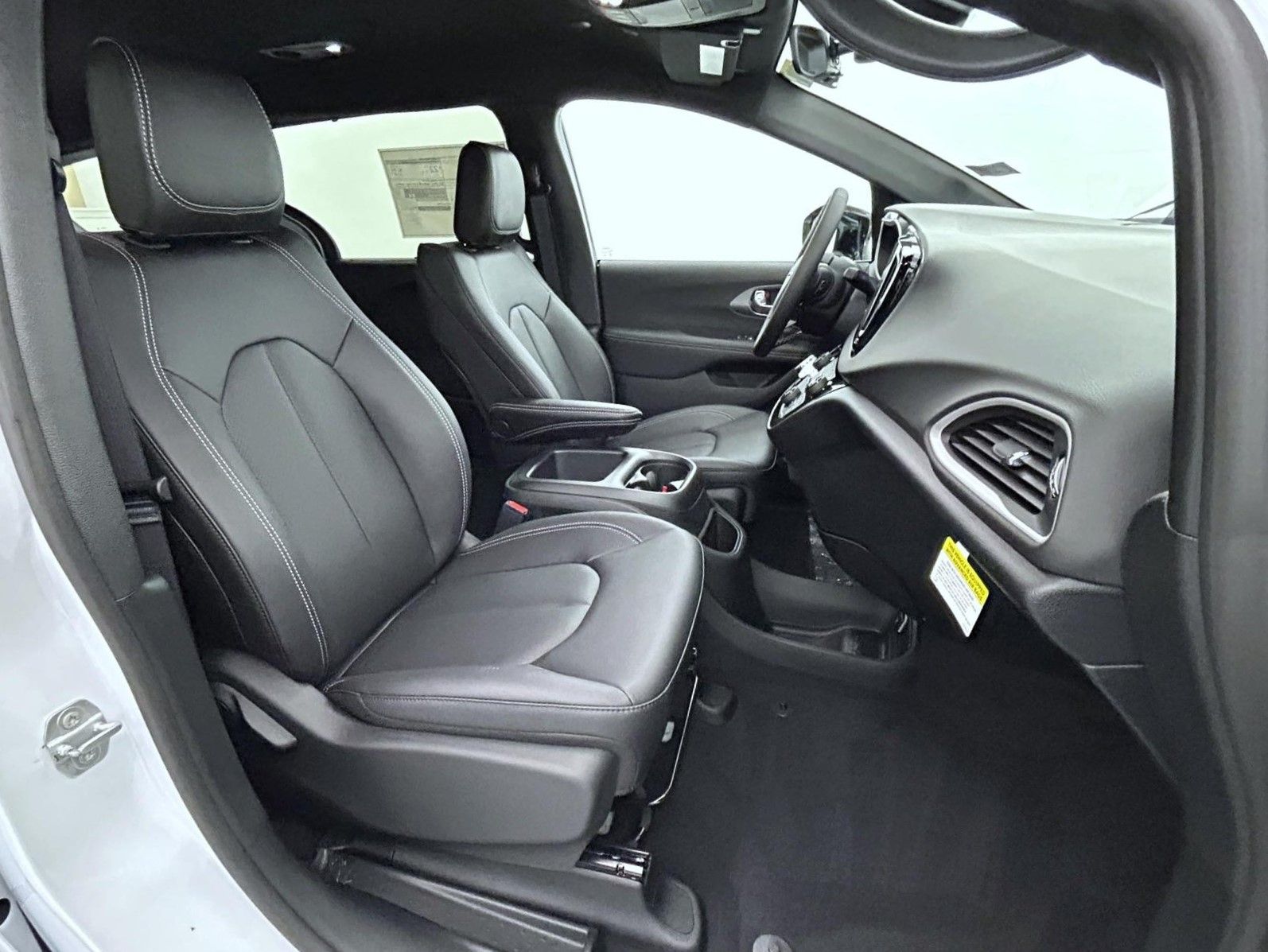 2026 Chrysler Voyager LX photo 15