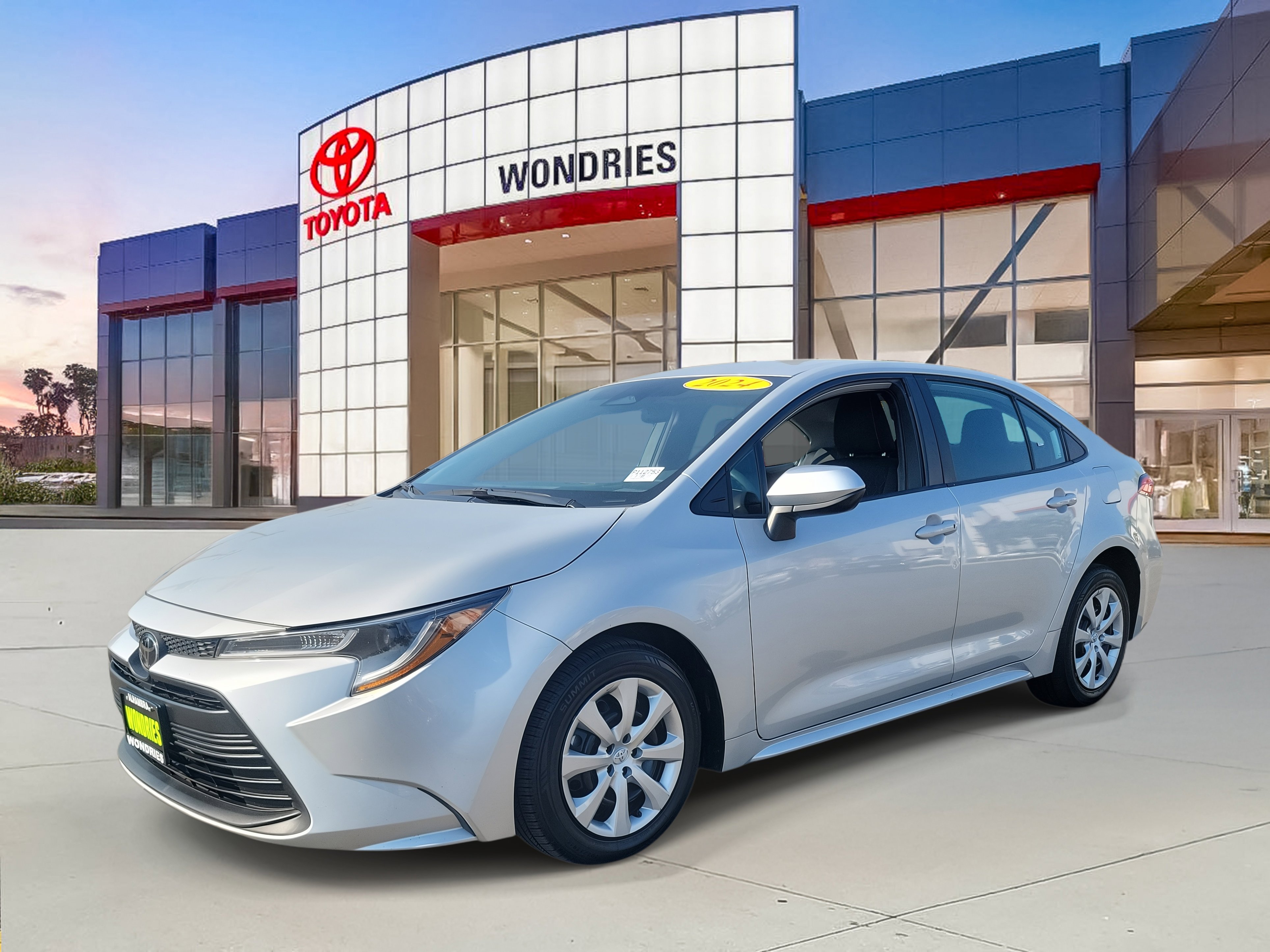 Used 2024 Toyota Corolla LE with VIN 5YFB4MDE5RP087861 for sale in Northfield, Minnesota