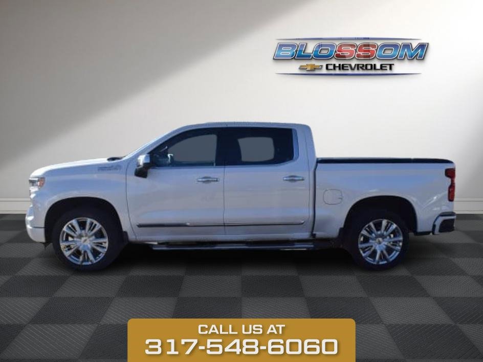 2022 Chevrolet Silverado 1500 High Country photo 3