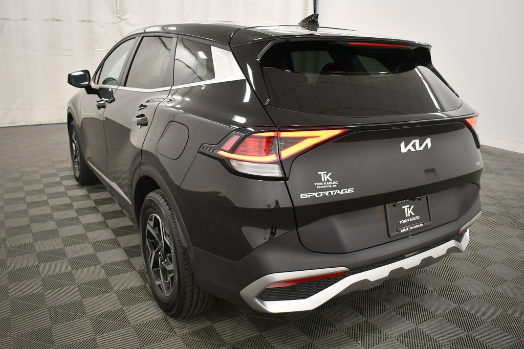 2024 Kia Sportage LX photo 2