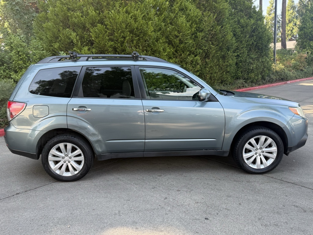 2012 Subaru Forester 2.5X Premium photo 5