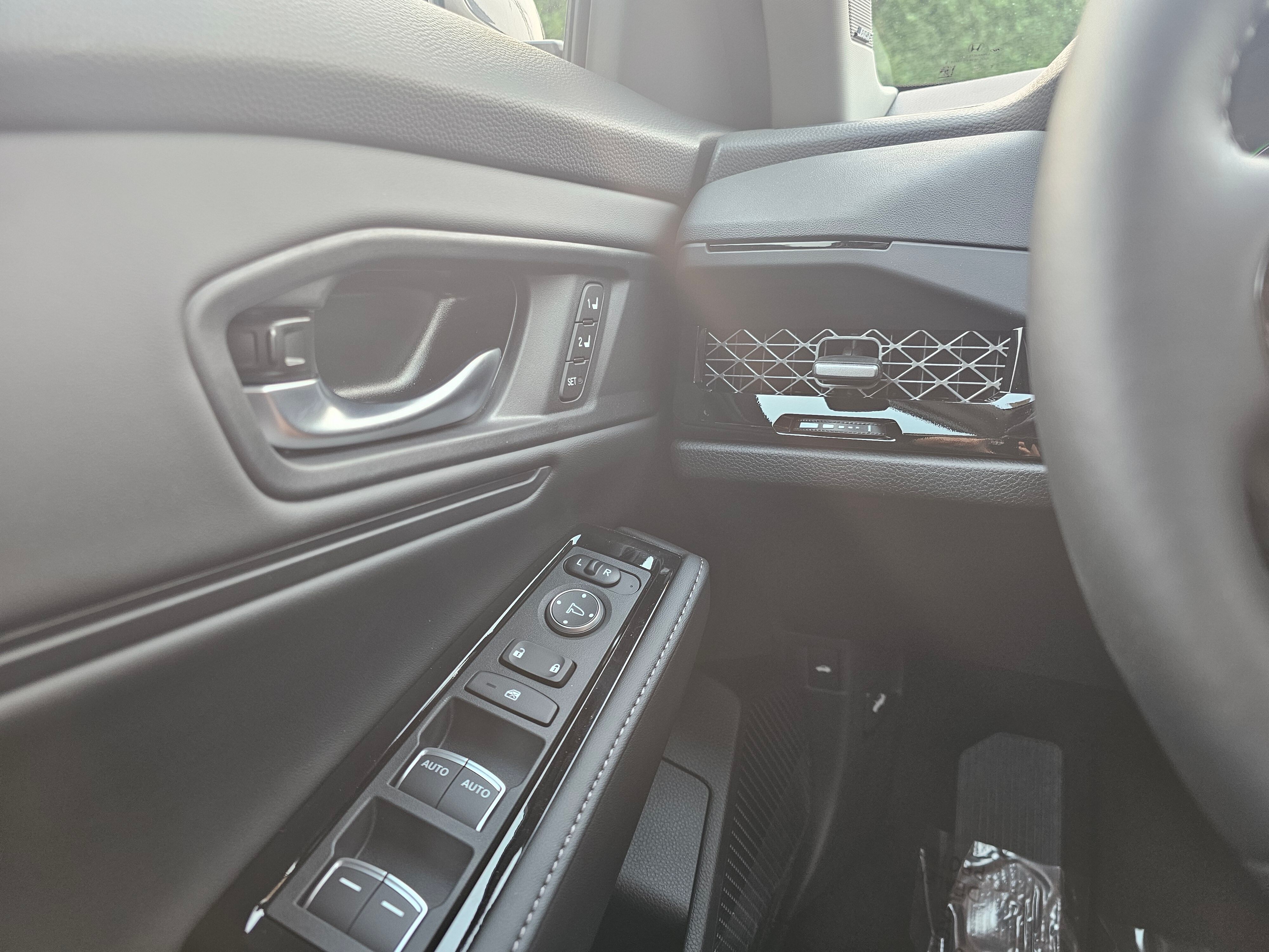 2025 Honda Accord Hybrid Touring photo 14