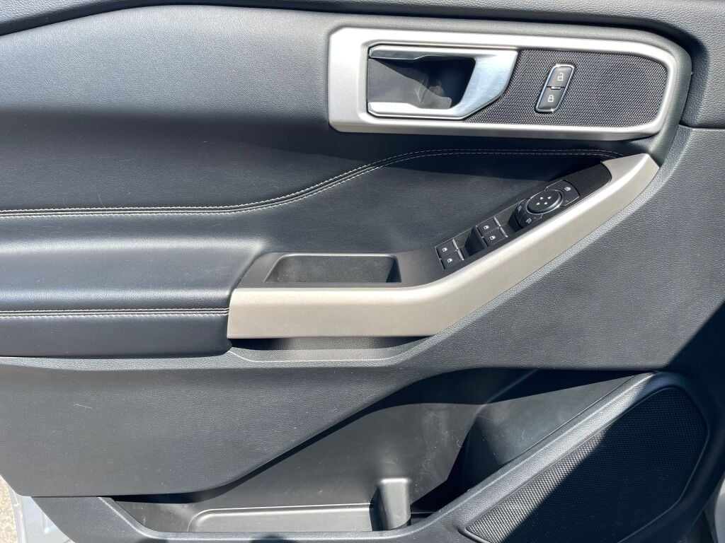 2022 Ford Explorer XLT photo 10