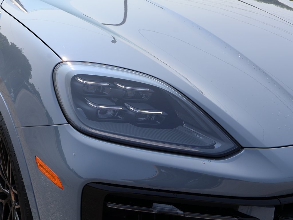 2025 Porsche Cayenne Coupe S photo 13