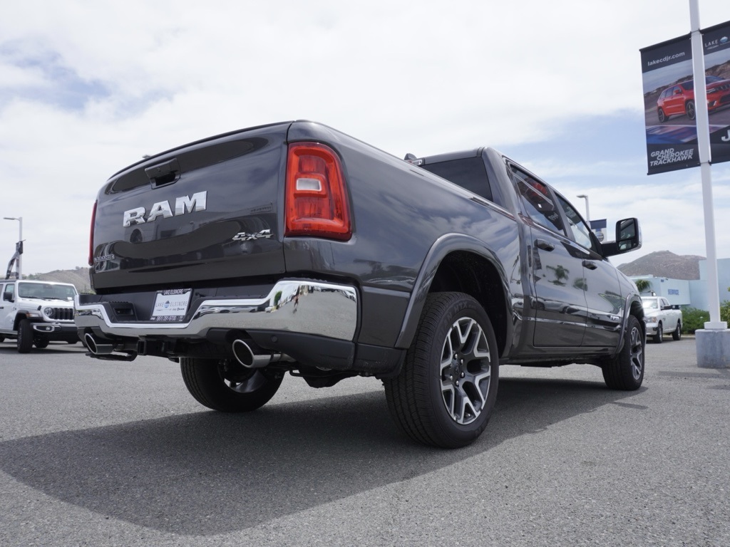 2025 Ram 1500 Laramie photo 3