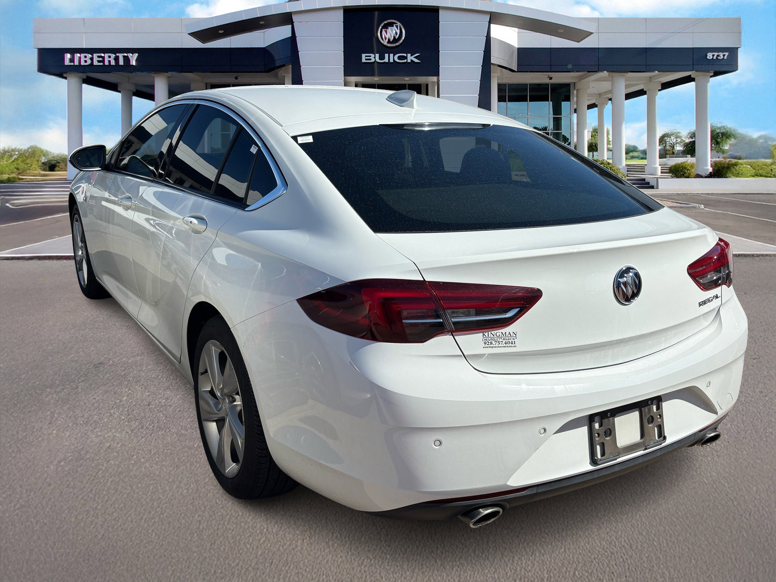 2019 Buick Regal Sportback Preferred photo 3