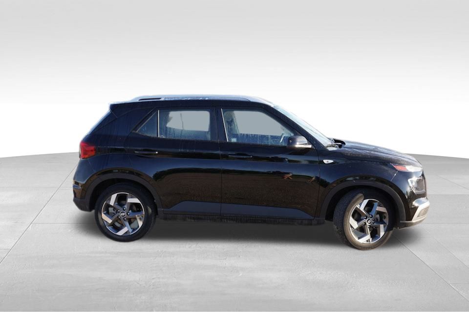 2021 Hyundai Venue SEL Denim photo 3