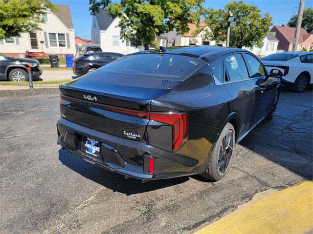 2025 Kia K4 GT-Line photo 2