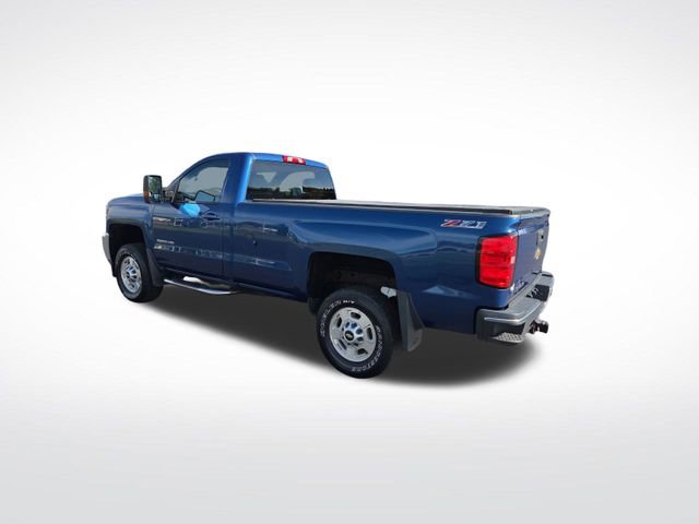 2015 Chevrolet Silverado 2500HD LT photo 3
