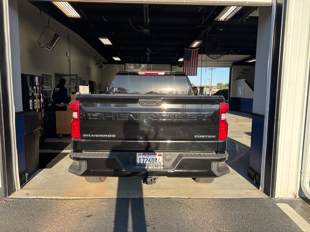 2024 Chevrolet Silverado 1500 Custom photo 3