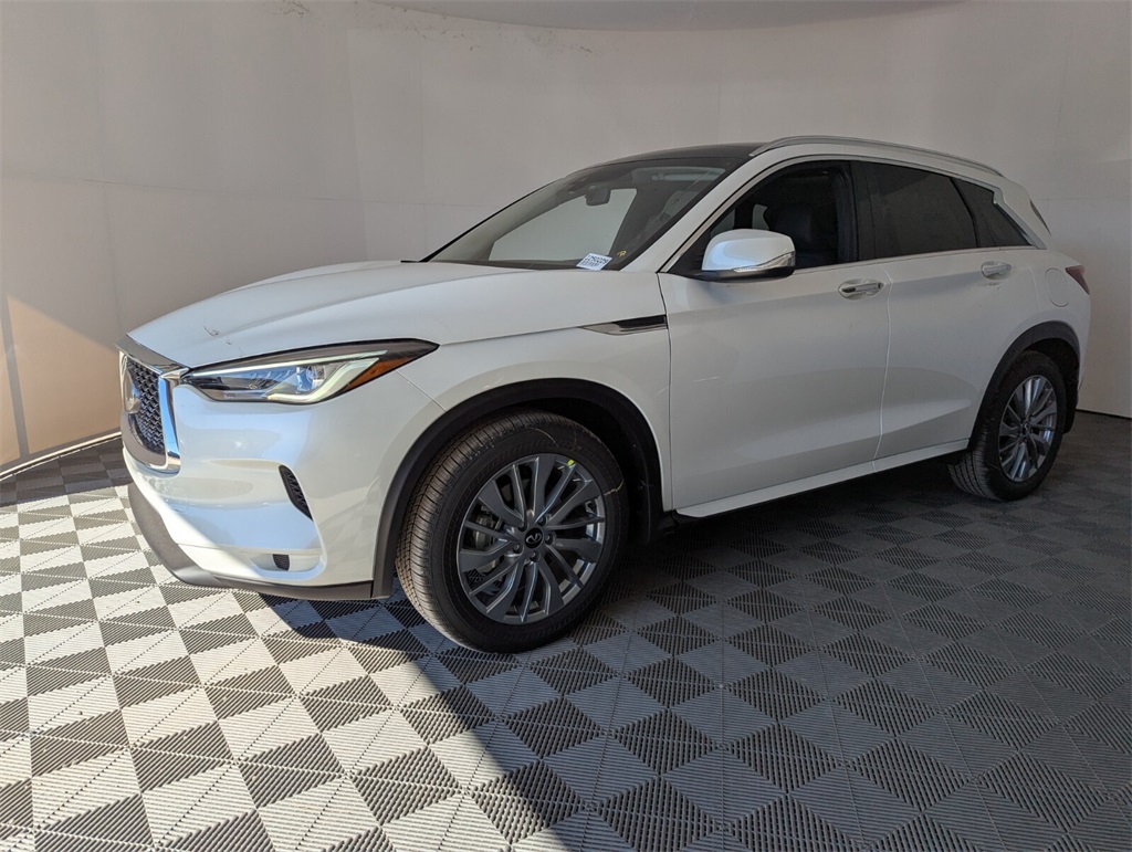 2025 Infiniti QX50 Luxe AWD photo 4