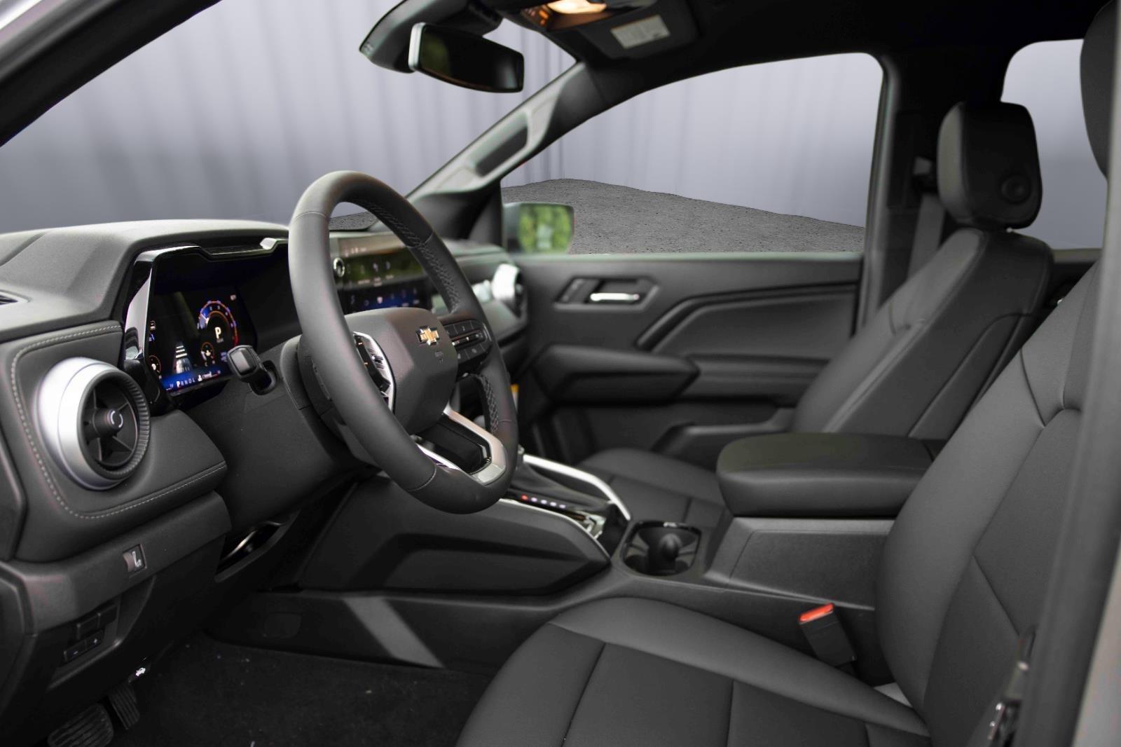 2025 Chevrolet Colorado Work Truck LT photo 11