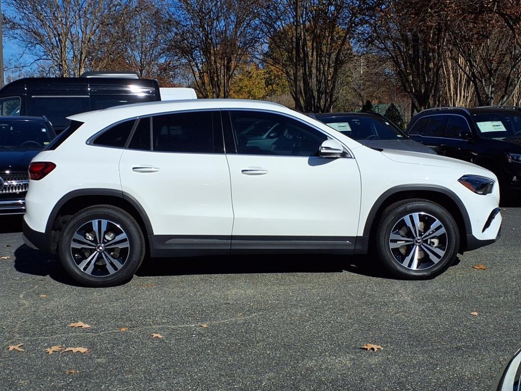 2025 Mercedes Benz GLA 250 4MATIC photo 4
