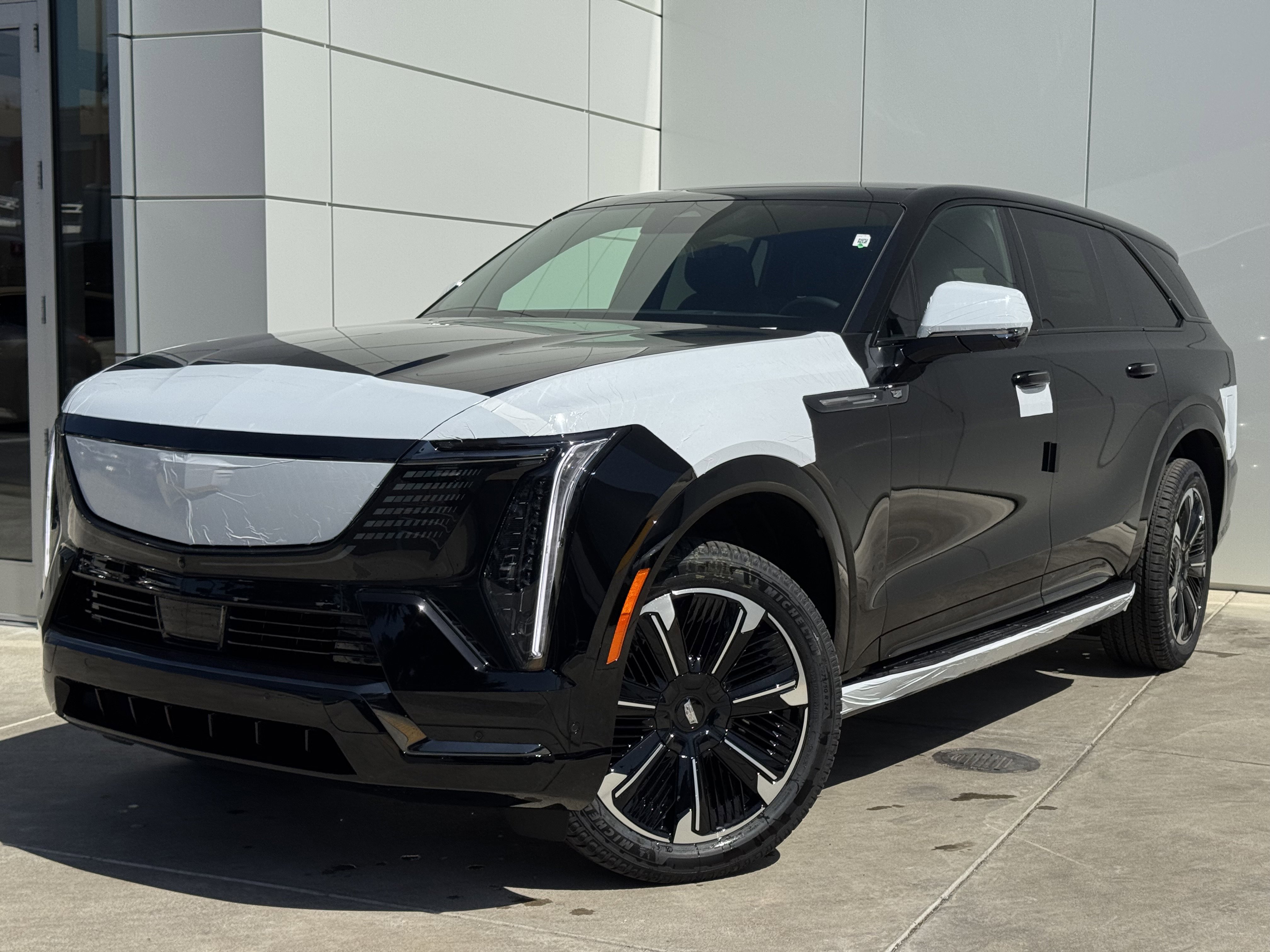 2025 Cadillac Escalade IQ Sport photo 2