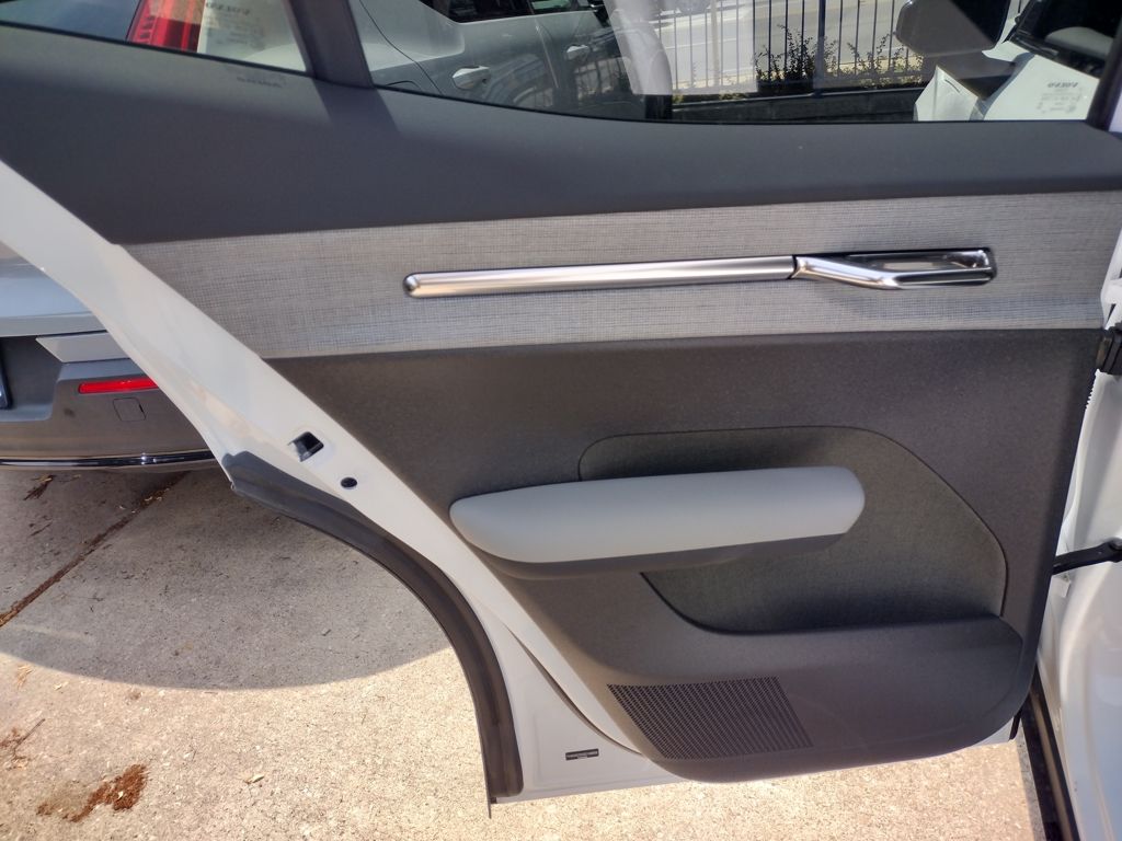 2025 VOLVO EX30 - Image 14