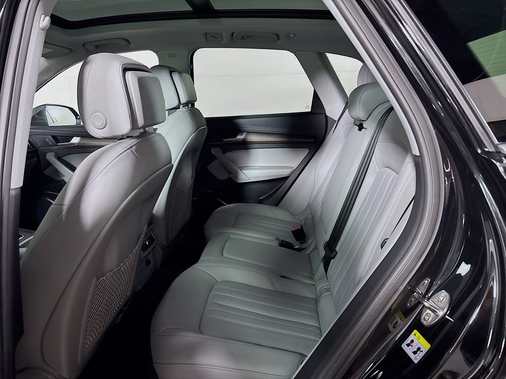 2022 Audi Q5 45 S line Premium photo 18