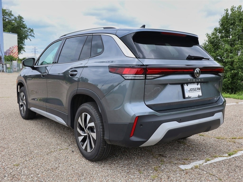 2025 Volkswagen Tiguan S photo 2