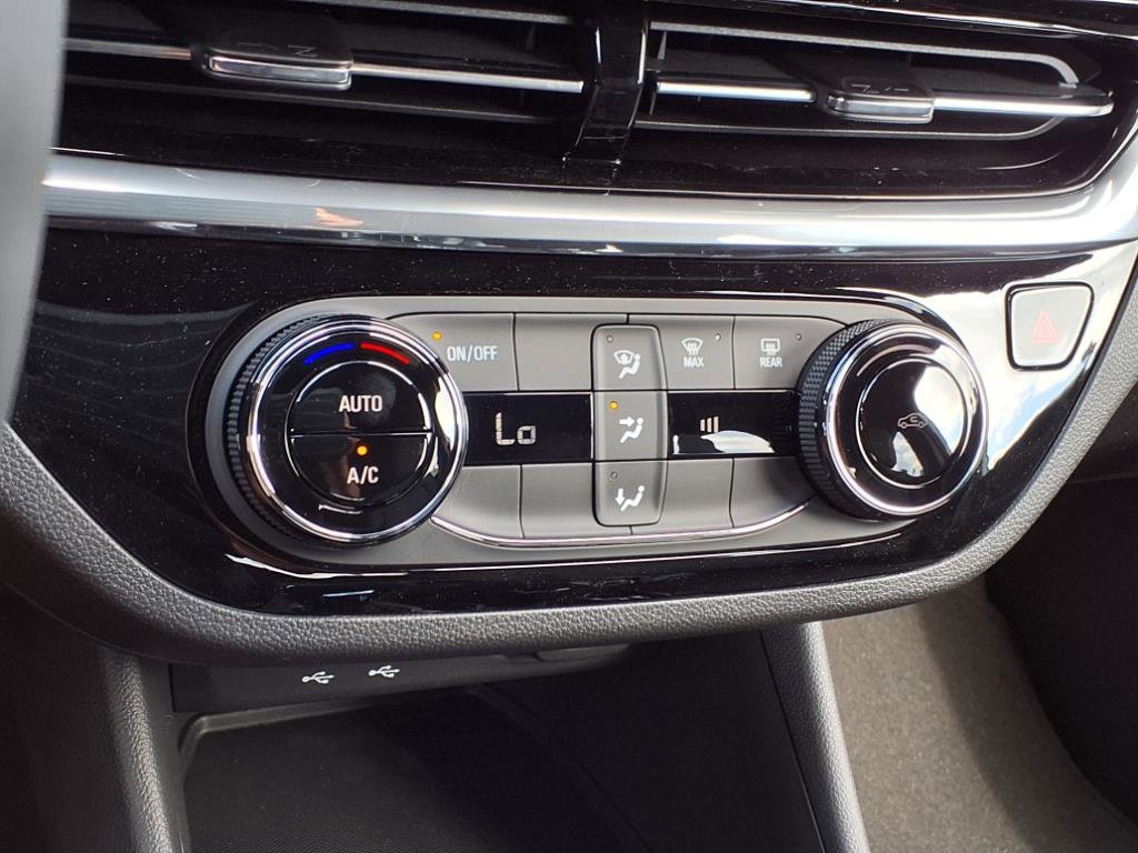 2025 Buick Envista ST photo 5