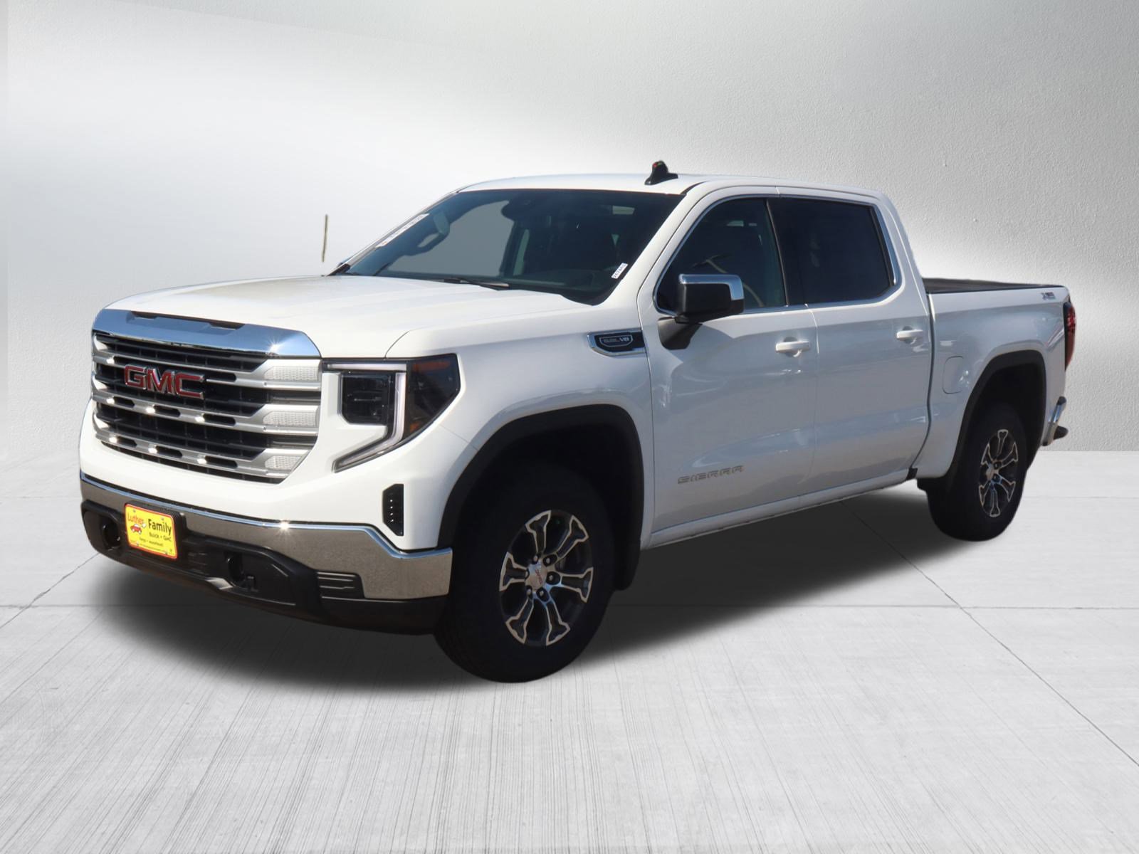2026 Gmc Sierra 1500 SLE photo 3