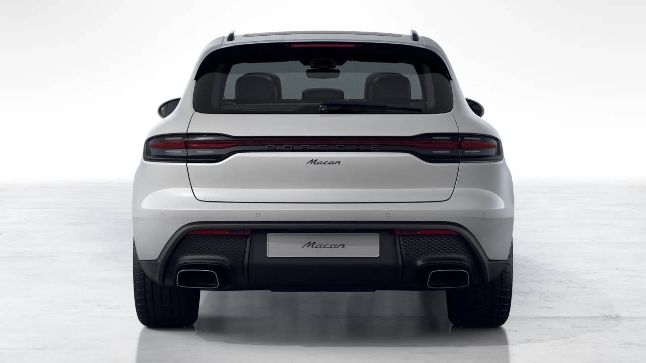 2026 Porsche Macan T photo 8