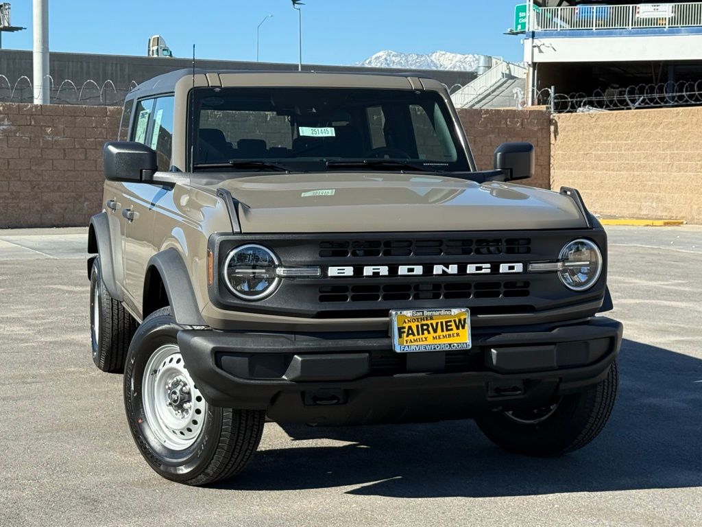 2025 Ford Bronco Base photo 2