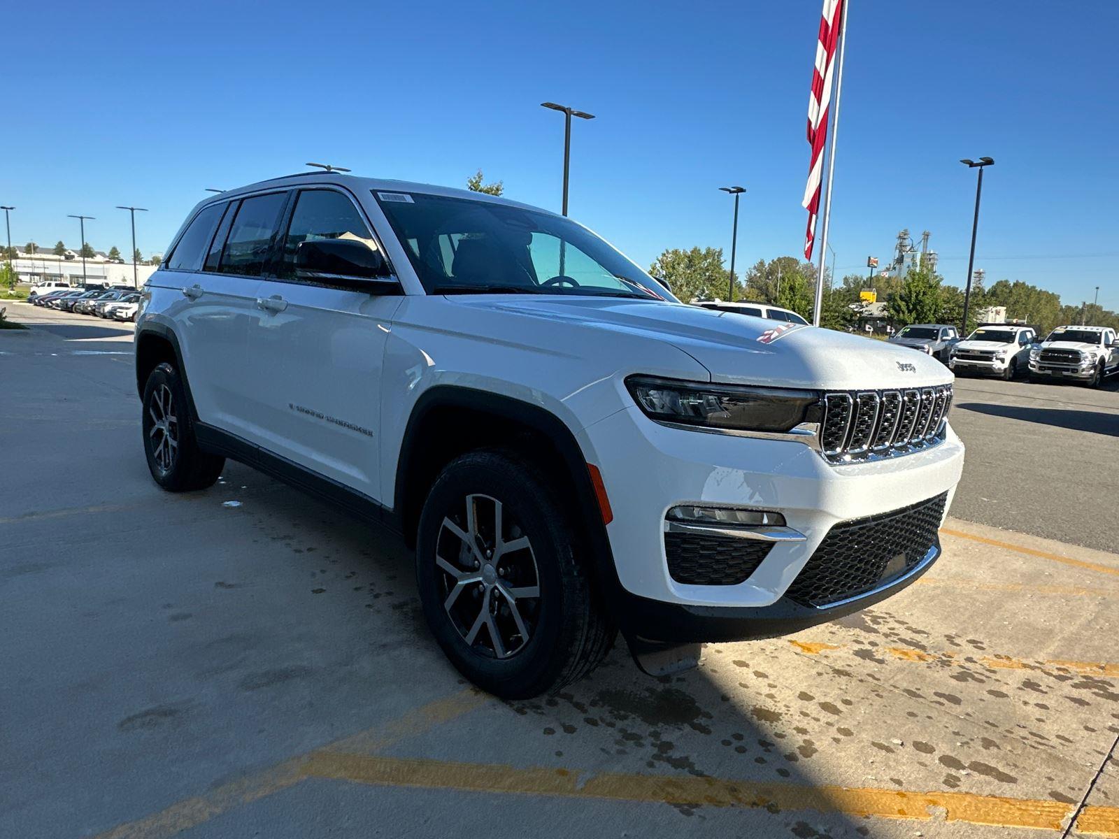 2025 Jeep Grand Cherokee Limited photo 3