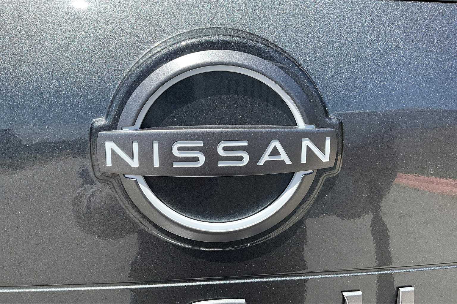 2025 Nissan Rogue SV photo 8