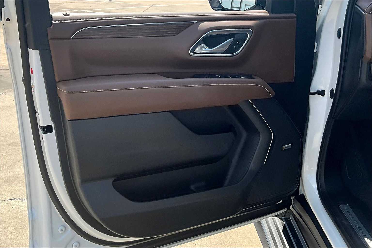 2023 Chevrolet Suburban High Country photo 20