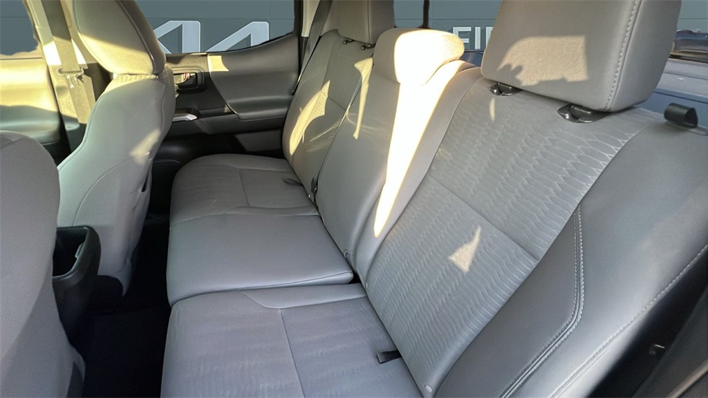 2019 Toyota Tacoma SR5 photo 6