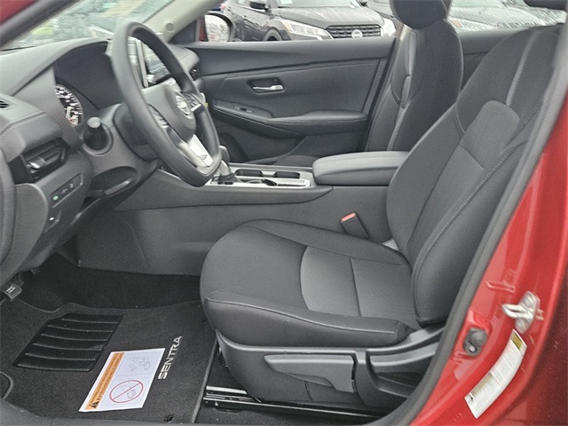2025 Nissan Sentra SV photo 4
