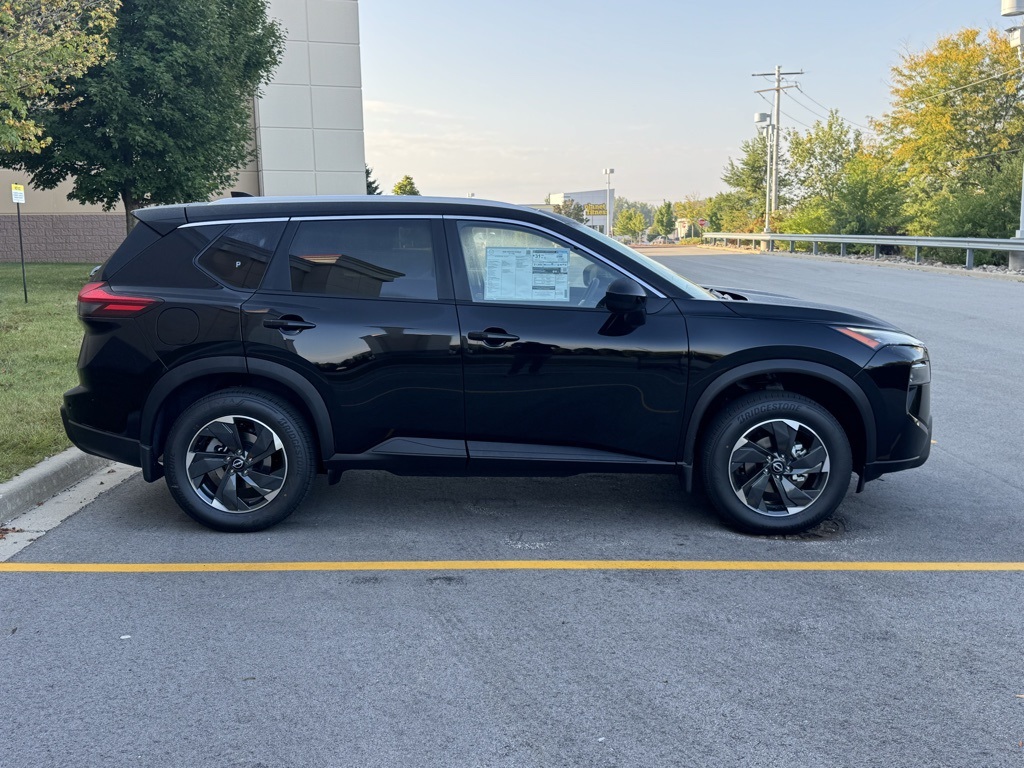 2026 Nissan Rogue SV photo 3