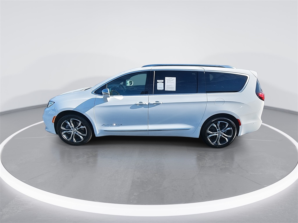 2024 Chrysler Pacifica Pinnacle photo 5