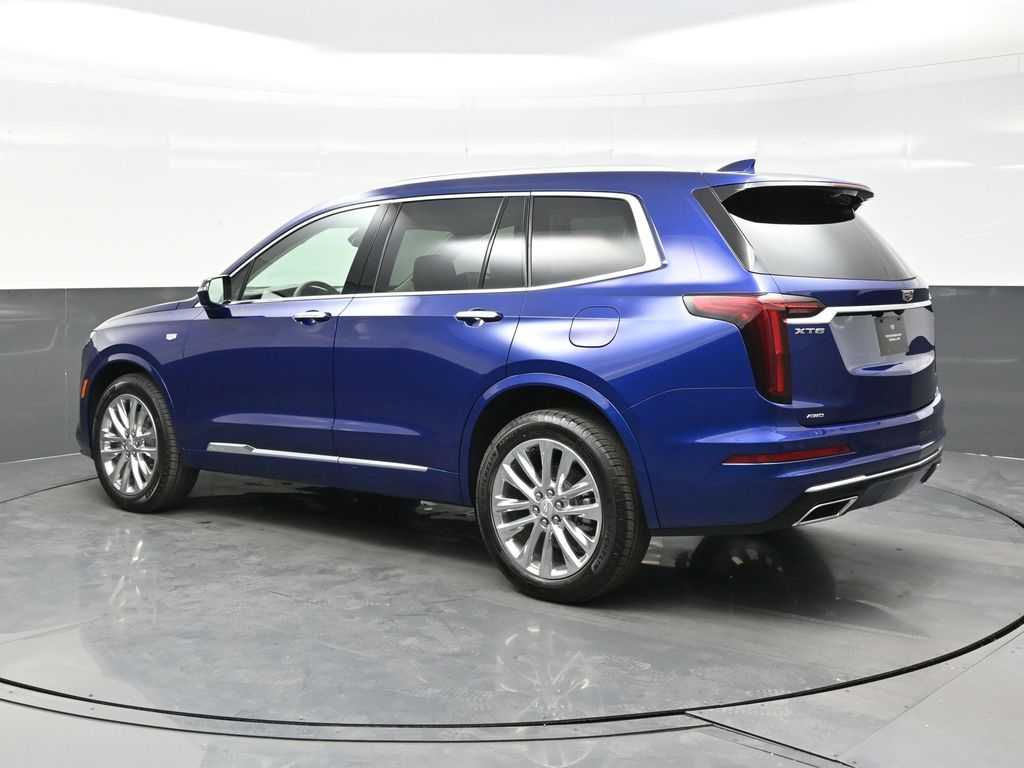 2025 Cadillac XT6 Premium Luxury photo 2
