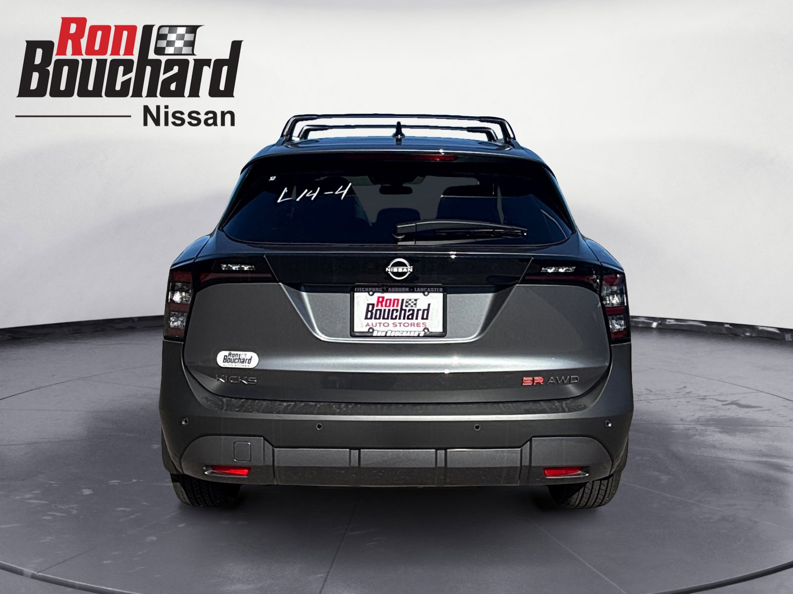 2026 Nissan Kicks SR photo 3