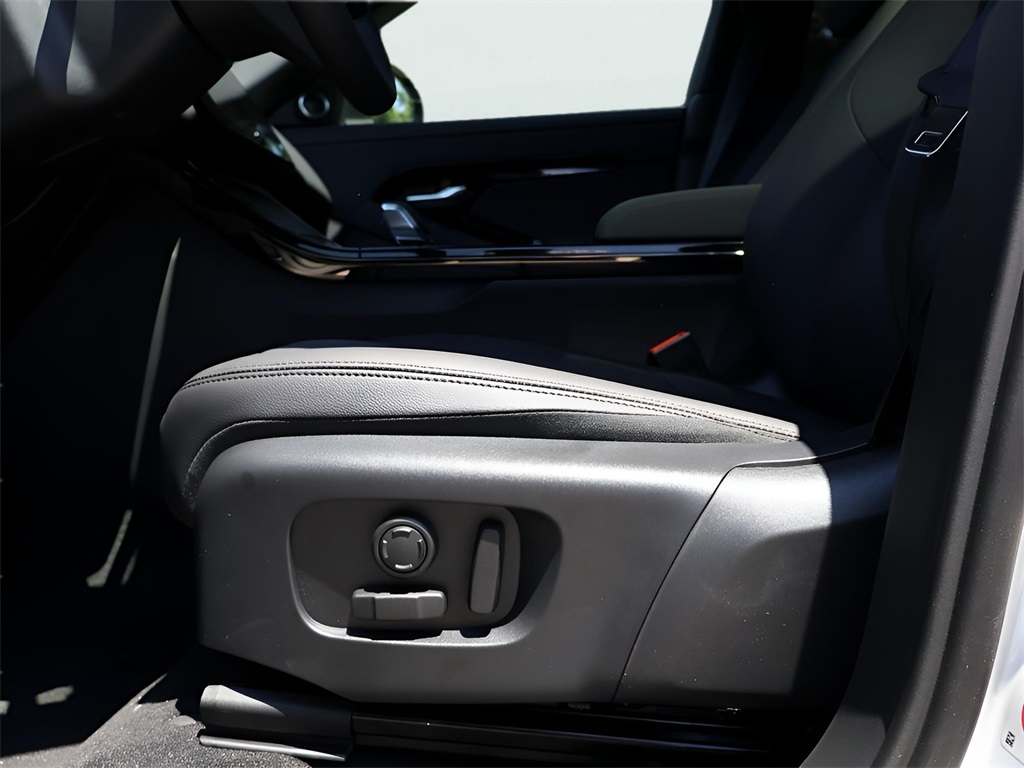 2026 Land Rover Range Rover Evoque S photo 30