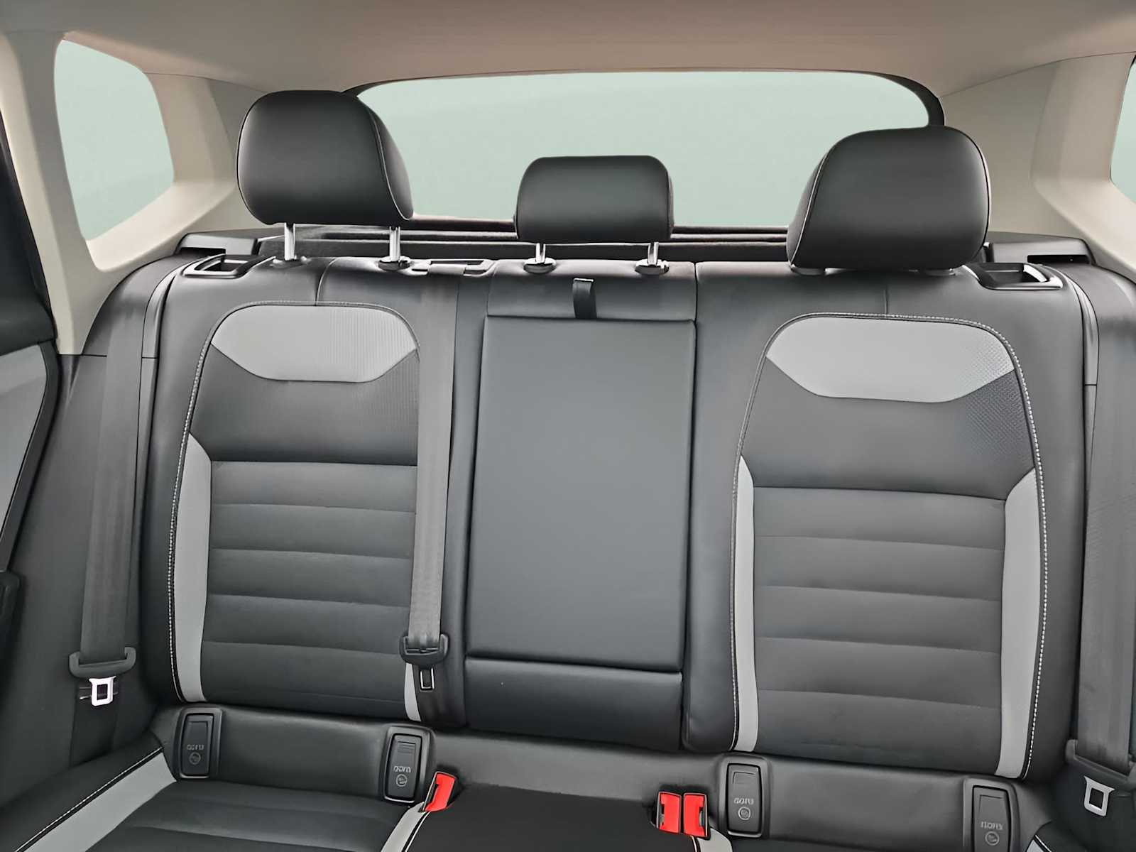2022 Volkswagen Taos SEL photo 25