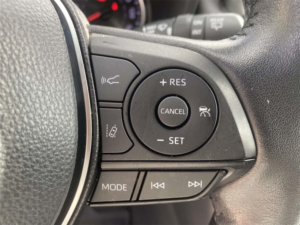 2022 Toyota RAV4 XLE photo 26