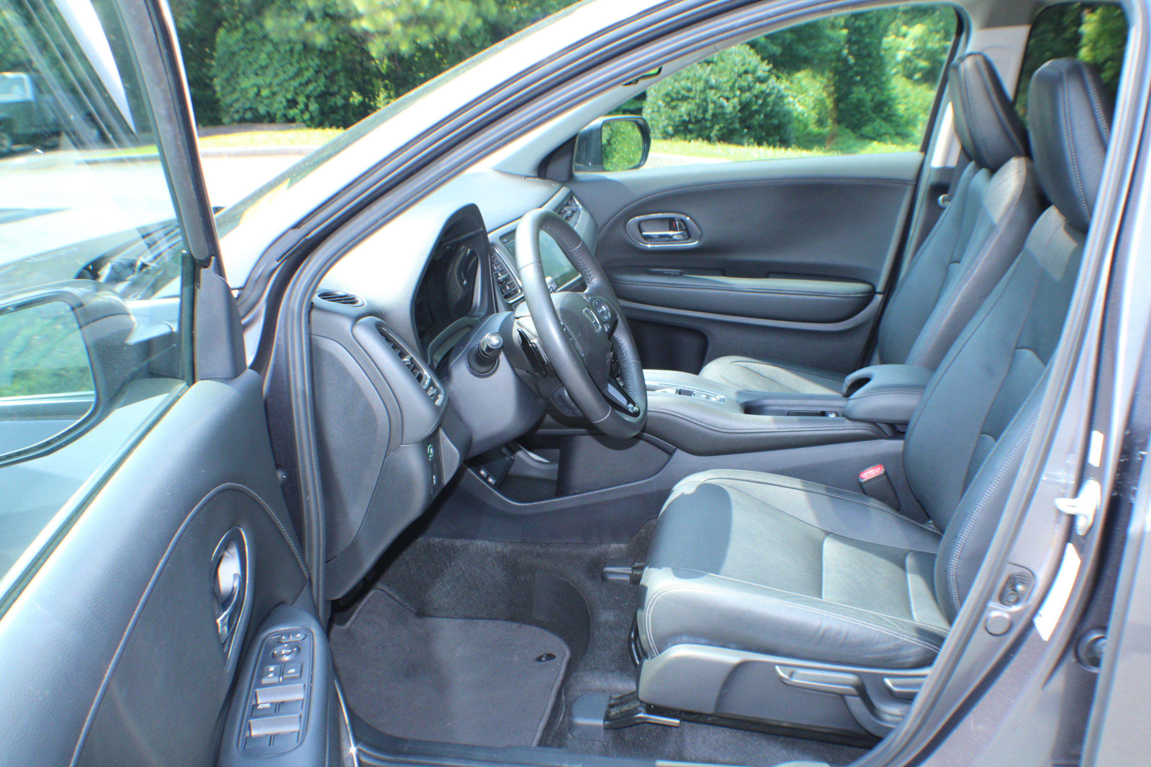 2022 Honda HR-V EX-L photo 11