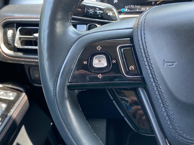 2022 Lincoln Aviator Standard photo 22