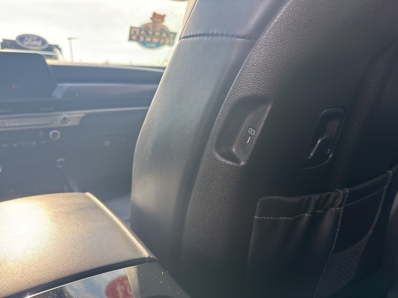 2024 Kia Telluride S photo 16