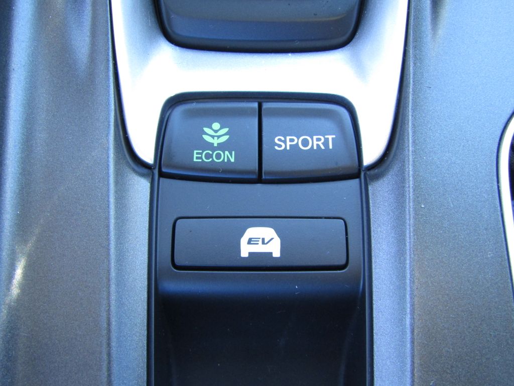 2022 Honda Accord Hybrid Touring photo 21
