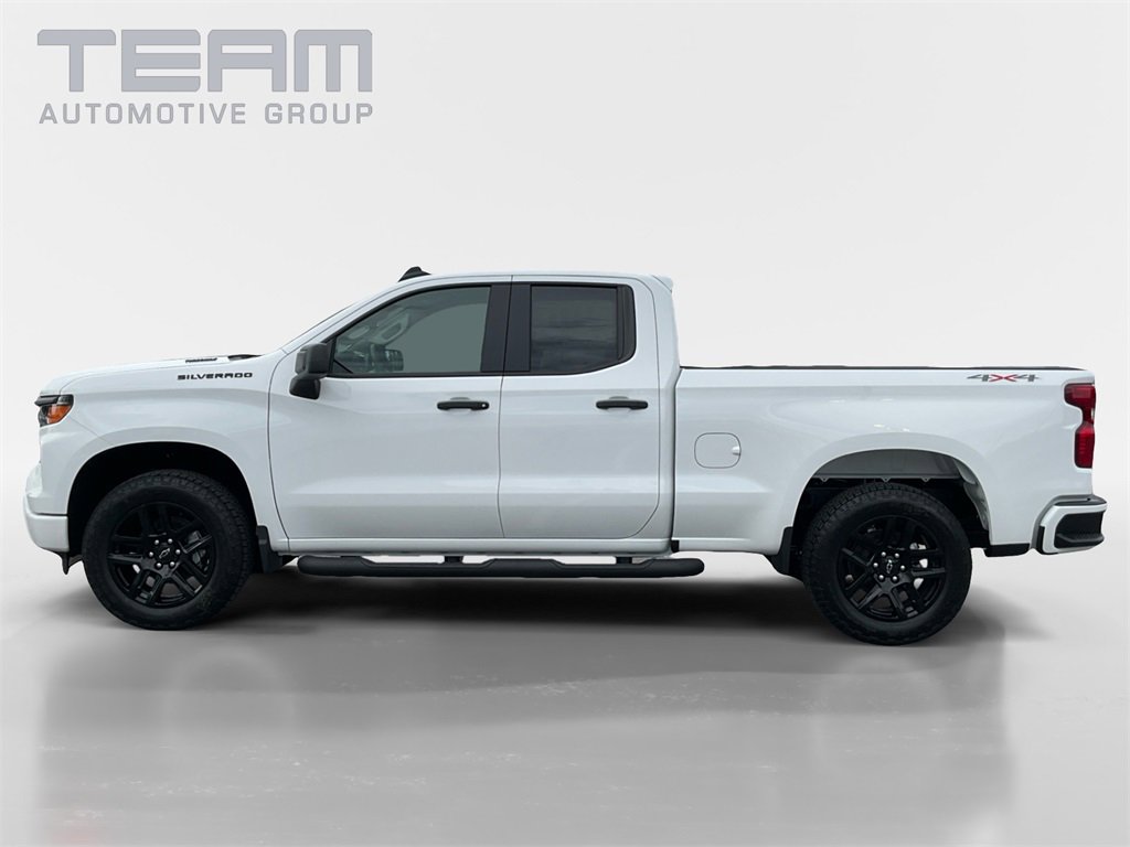 2026 Chevrolet Silverado 1500 Custom photo 3