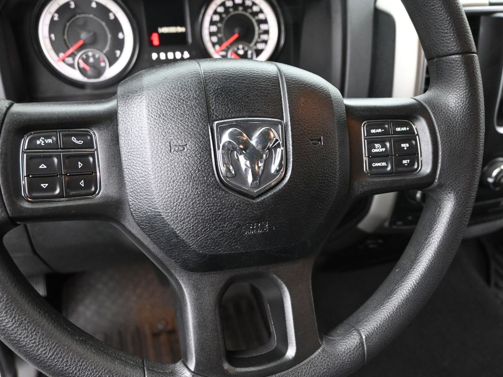 2018 Ram 1500 SLT photo 10