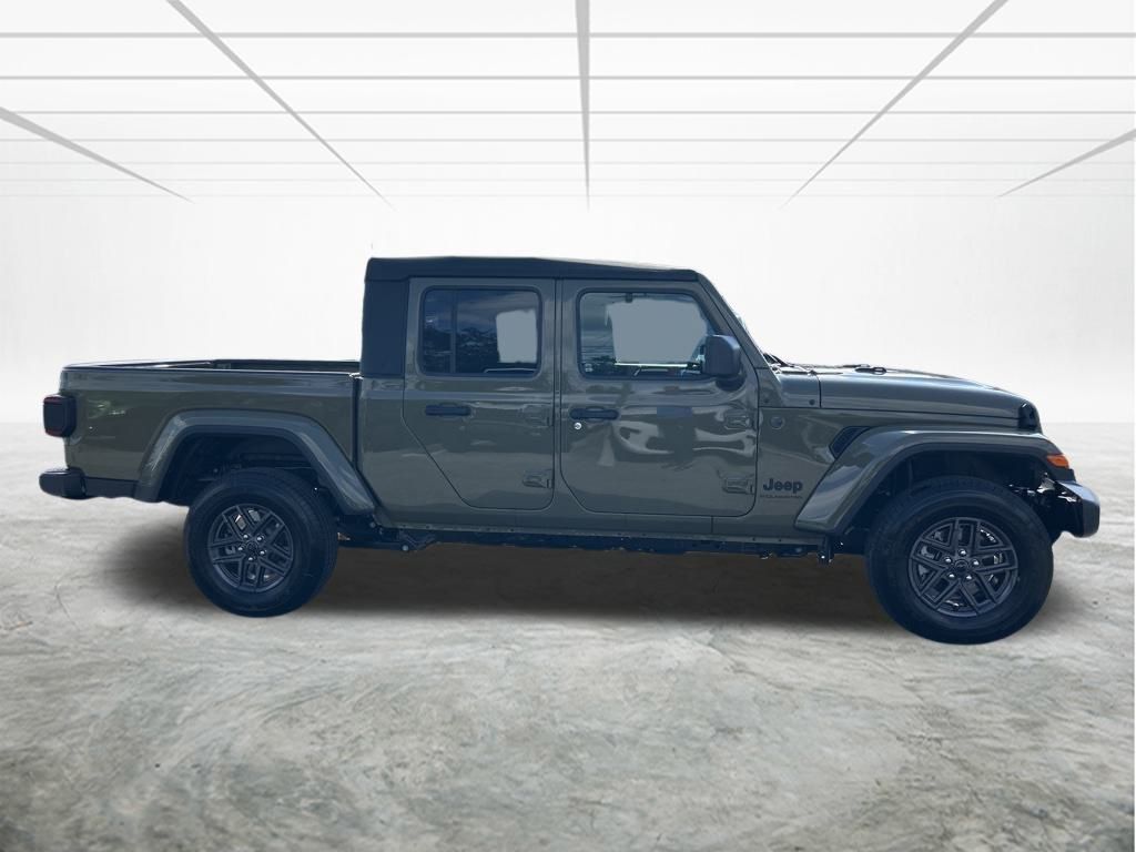 2025 Jeep Gladiator Sport S photo 3