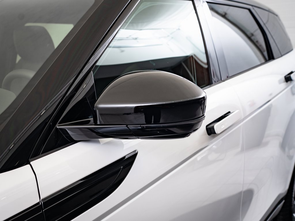 2026 Land Rover Range Rover Evoque Dynamic SE photo 14