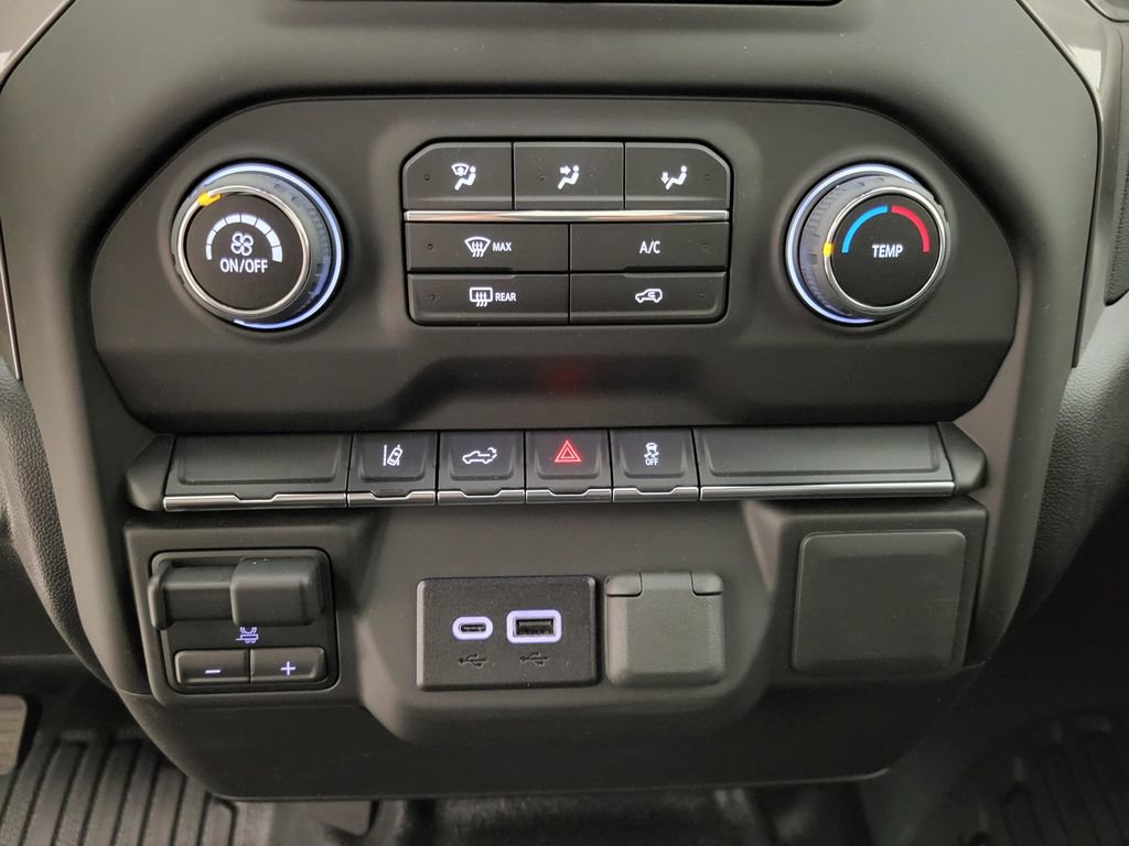 2025 Chevrolet Silverado 2500HD photo 4