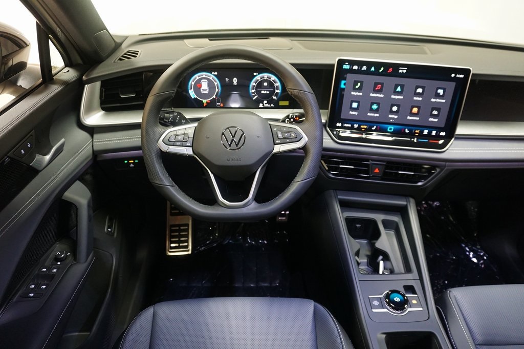 2025 Volkswagen Tiguan SE R-Line Black photo 10