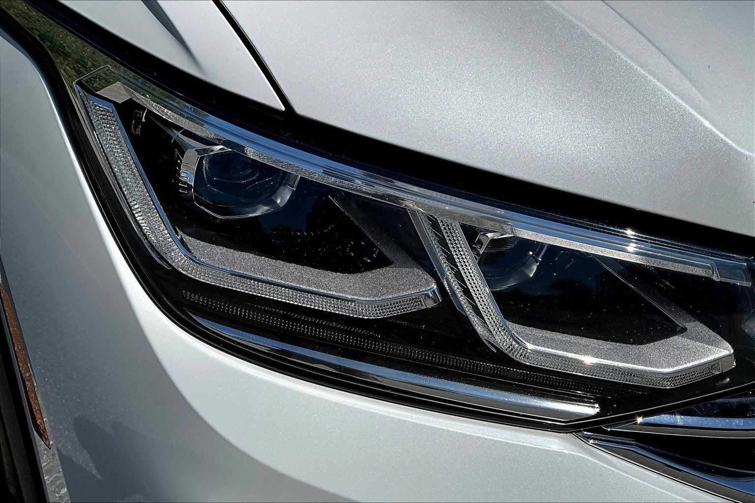 2023 Volkswagen Tiguan SEL R-Line Black photo 50